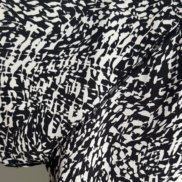 Athleta Patterned Short Sleeve Athletic Top M - Picture 11 of 16